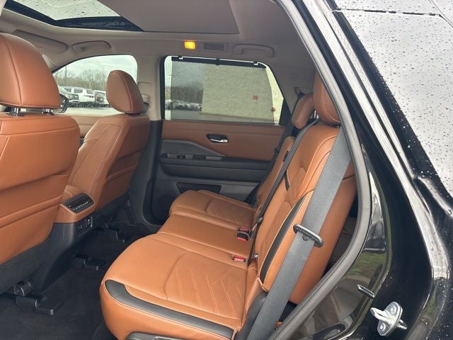 2023 Nissan Pathfinder Platinum 4WD