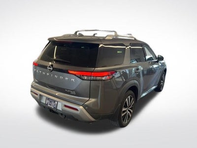 2023 Nissan Pathfinder Platinum