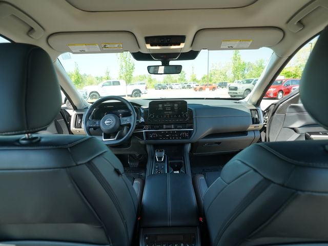 2023 Nissan Pathfinder Platinum 4WD