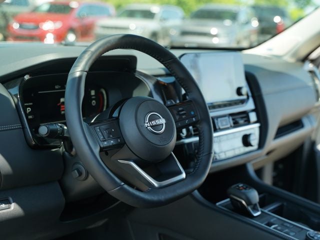 2023 Nissan Pathfinder Platinum 4WD