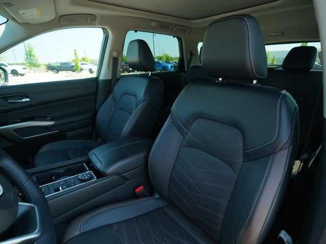 2023 Nissan Pathfinder Platinum 4WD