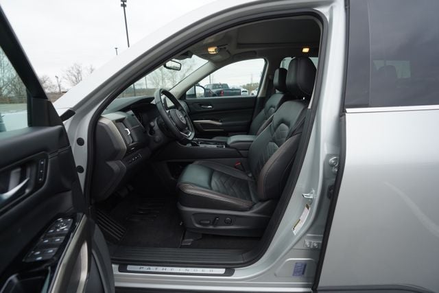 2023 Nissan Pathfinder Platinum 4WD