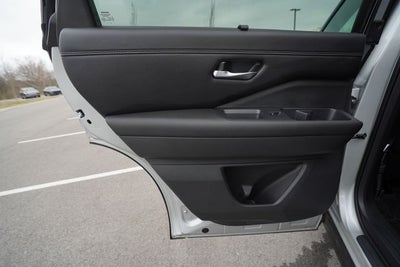 2023 Nissan Pathfinder Platinum 4WD