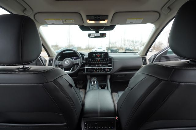 2023 Nissan Pathfinder Platinum 4WD