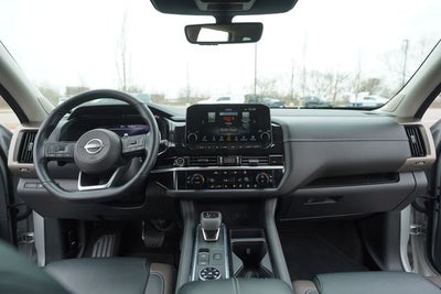 2023 Nissan Pathfinder Platinum 4WD