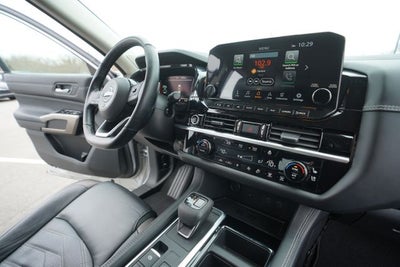 2023 Nissan Pathfinder Platinum 4WD