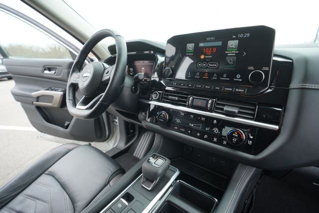 2023 Nissan Pathfinder Platinum 4WD