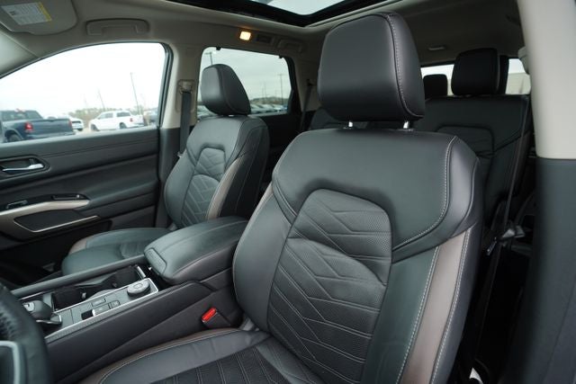 2023 Nissan Pathfinder Platinum 4WD