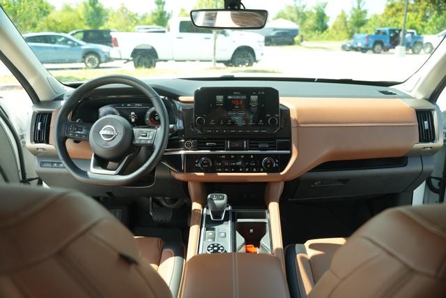 2023 Nissan Pathfinder Platinum