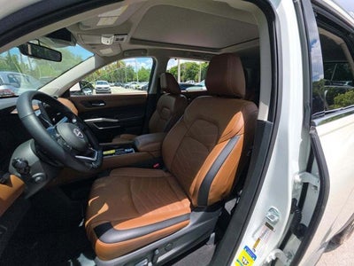 2023 Nissan Pathfinder Platinum