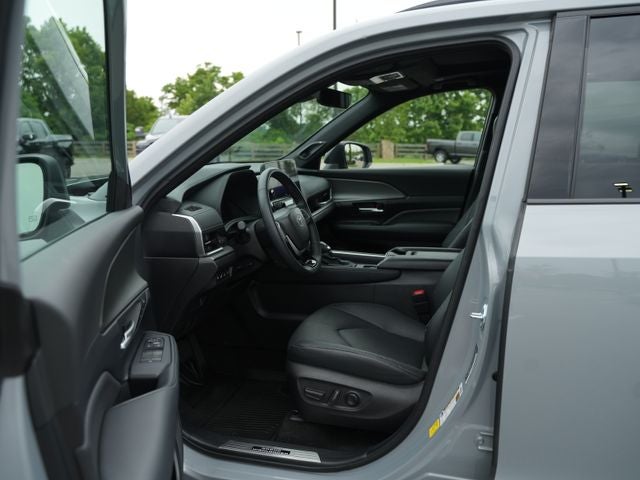2025 Toyota Grand Highlander Hybrid Nightshade Edition