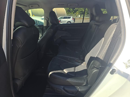 2022 Toyota Highlander L