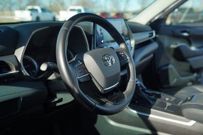 2021 Toyota Highlander Hybrid XLE