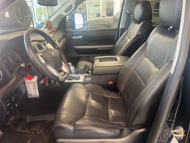 2017 Toyota Tundra SR5 5.7L V8