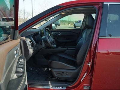 2021 Nissan Rogue Platinum FWD