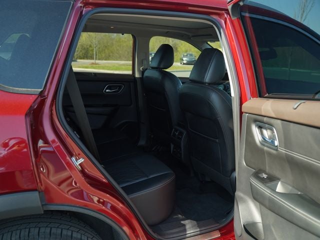 2021 Nissan Rogue Platinum FWD