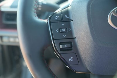 2025 Toyota Prius Plug-In Hybrid SE