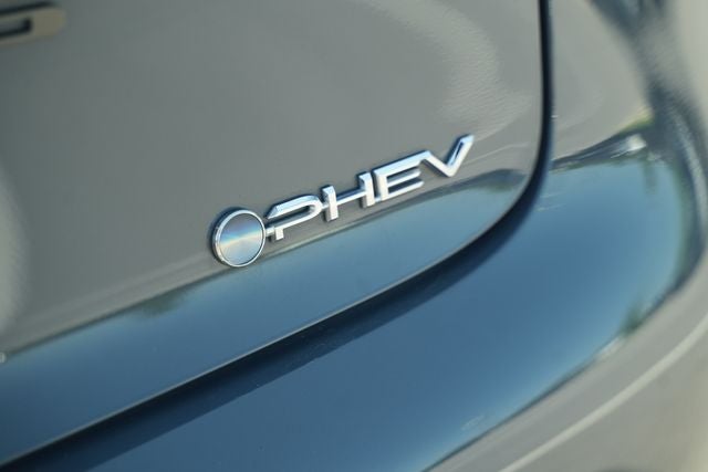 2025 Toyota Prius Plug-In Hybrid SE