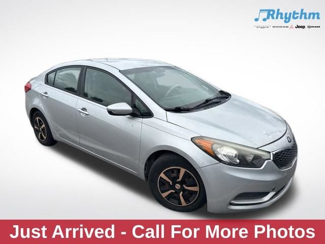 2016 Kia Forte LX's photo
