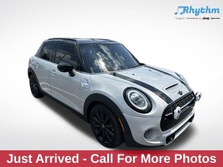 2020 MINI Cooper S Iconic