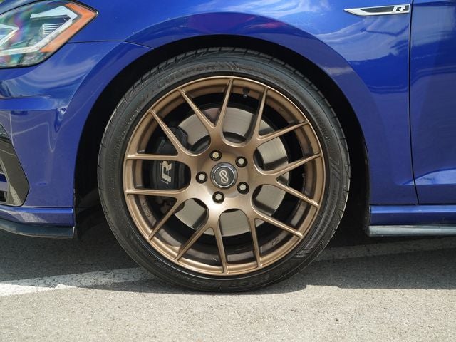 2019 Volkswagen Golf R 2.0T w/DCC & Navigation