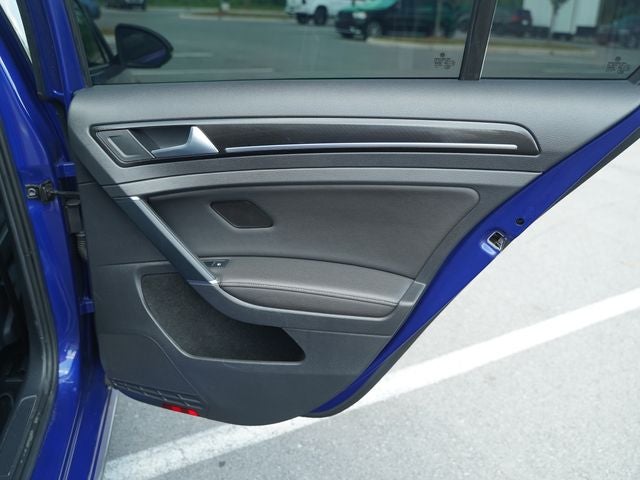 2019 Volkswagen Golf R 2.0T w/DCC & Navigation
