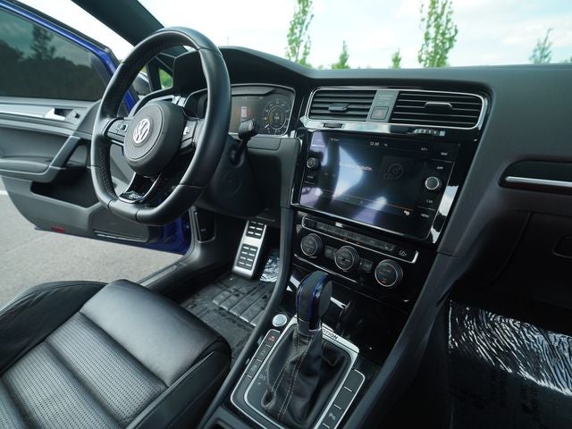 2019 Volkswagen Golf R 2.0T w/DCC & Navigation