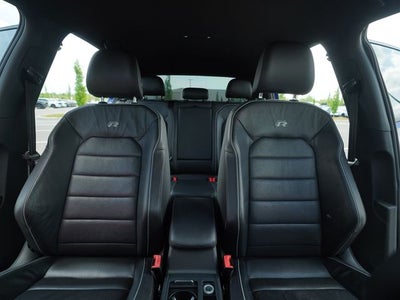 2019 Volkswagen Golf R 2.0T w/DCC & Navigation