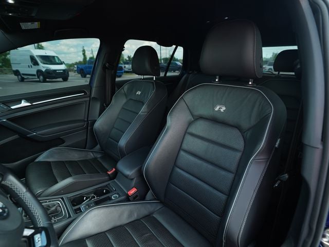 2019 Volkswagen Golf R 2.0T w/DCC & Navigation