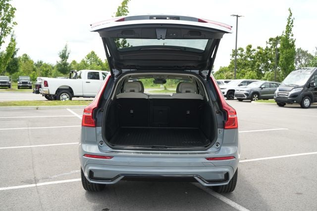 2023 Volvo XC60 B5 Plus Dark Theme