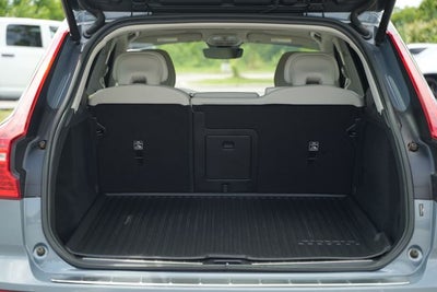 2023 Volvo XC60 B5 Plus Dark Theme