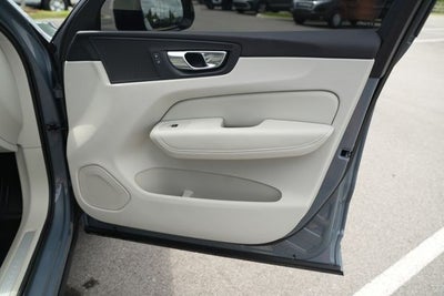 2023 Volvo XC60 B5 Plus Dark Theme