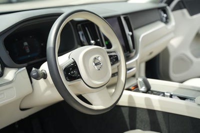 2023 Volvo XC60 B5 Plus Dark Theme
