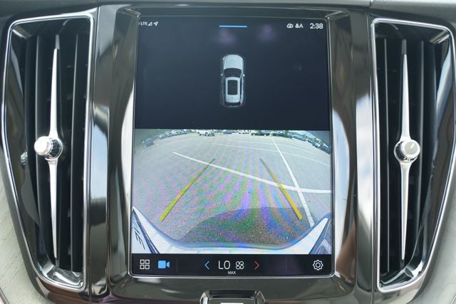 2023 Volvo XC60 B5 Plus Dark Theme