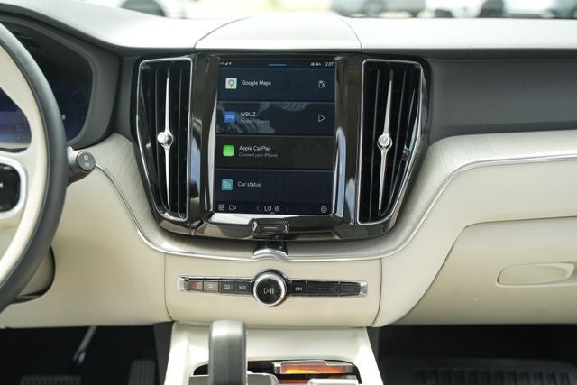 2023 Volvo XC60 B5 Plus Dark Theme