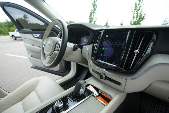 2023 Volvo XC60 B5 Plus Dark Theme