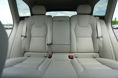 2023 Volvo XC60 B5 Plus Dark Theme