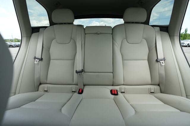 2023 Volvo XC60 B5 Plus Dark Theme