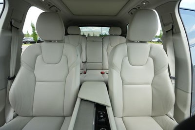 2023 Volvo XC60 B5 Plus Dark Theme