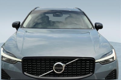 2023 Volvo XC60 B5 Plus Dark Theme