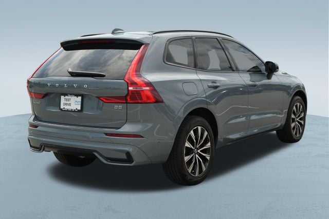 2023 Volvo XC60 B5 Plus Dark Theme