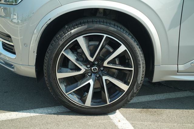 2023 Volvo XC90 B5 Plus