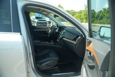 2023 Volvo XC90 B5 Plus