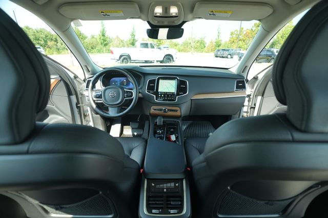 2023 Volvo XC90 B5 Plus