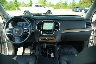 2023 Volvo XC90 B5 Plus