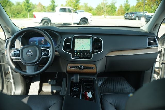 2023 Volvo XC90 B5 Plus
