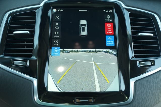 2023 Volvo XC90 B5 Plus