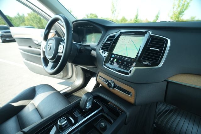 2023 Volvo XC90 B5 Plus