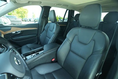 2023 Volvo XC90 B5 Plus
