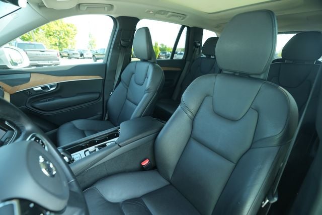 2023 Volvo XC90 B5 Plus